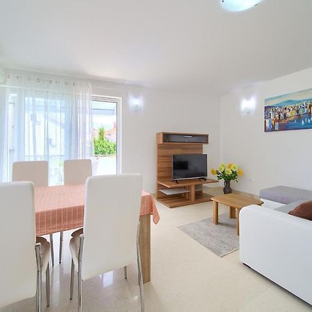Apartment Anja Krk Town Exterior photo