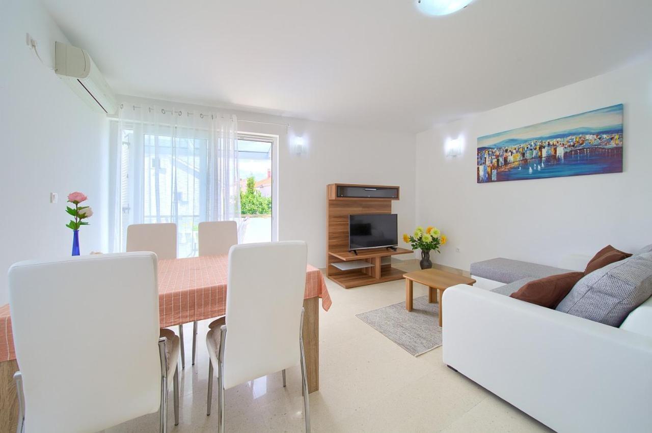 Apartment Anja Krk Town Exterior photo
