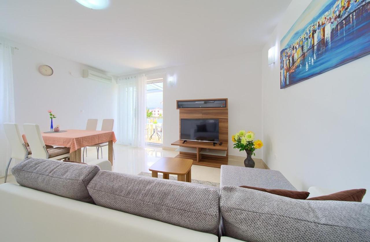 Apartment Anja Krk Town Exterior photo